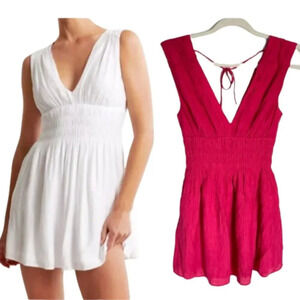 New! Abercrombie & Fitch Pink Smocked Plunge Crinkle Mini Dress 29651